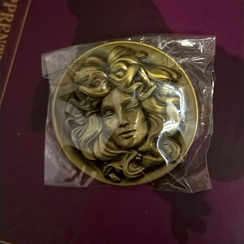 D23 Madame Leota pin